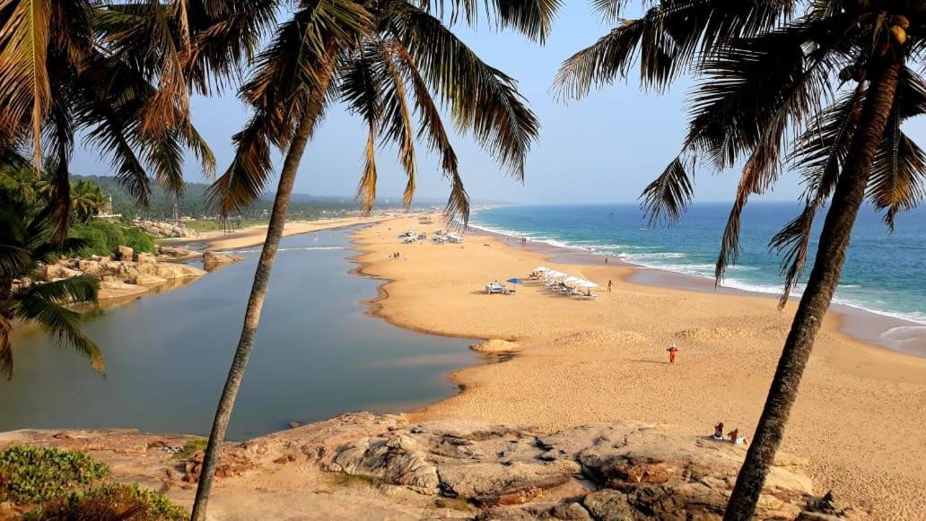 Thriphala Ayurveda Yogashram Apartment Thiruvananthapuram Екстериор снимка